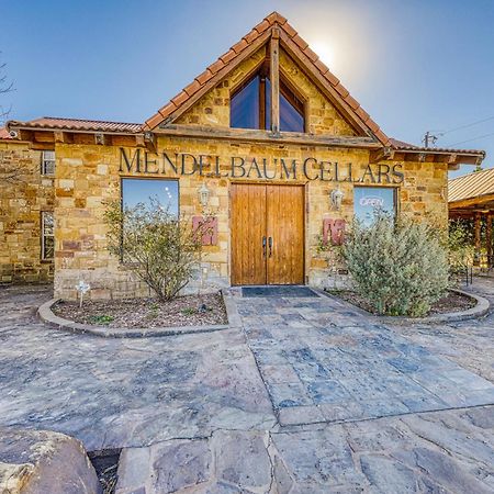 The Pecan @ Mendelbaum Winery Guest Cabins Villa Fredericksburg Esterno foto