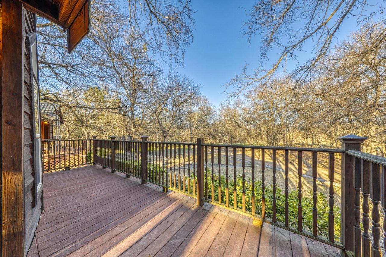 The Pecan @ Mendelbaum Winery Guest Cabins Villa Fredericksburg Esterno foto