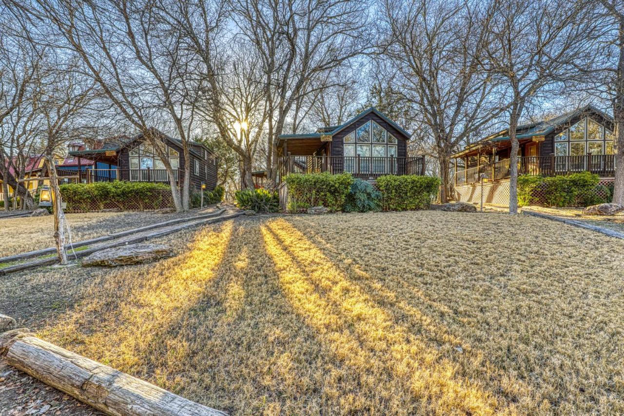 The Pecan @ Mendelbaum Winery Guest Cabins Villa Fredericksburg Esterno foto
