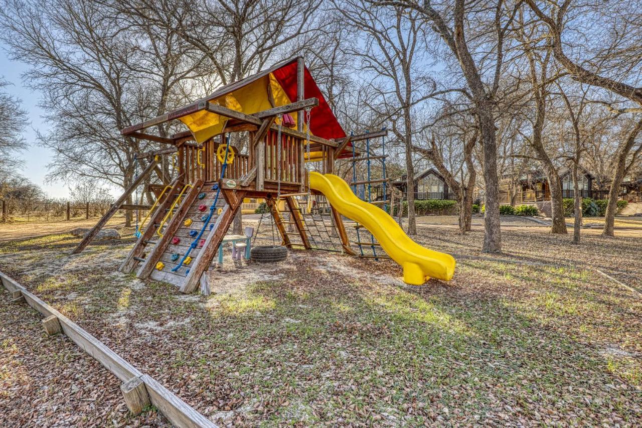 The Pecan @ Mendelbaum Winery Guest Cabins Villa Fredericksburg Esterno foto