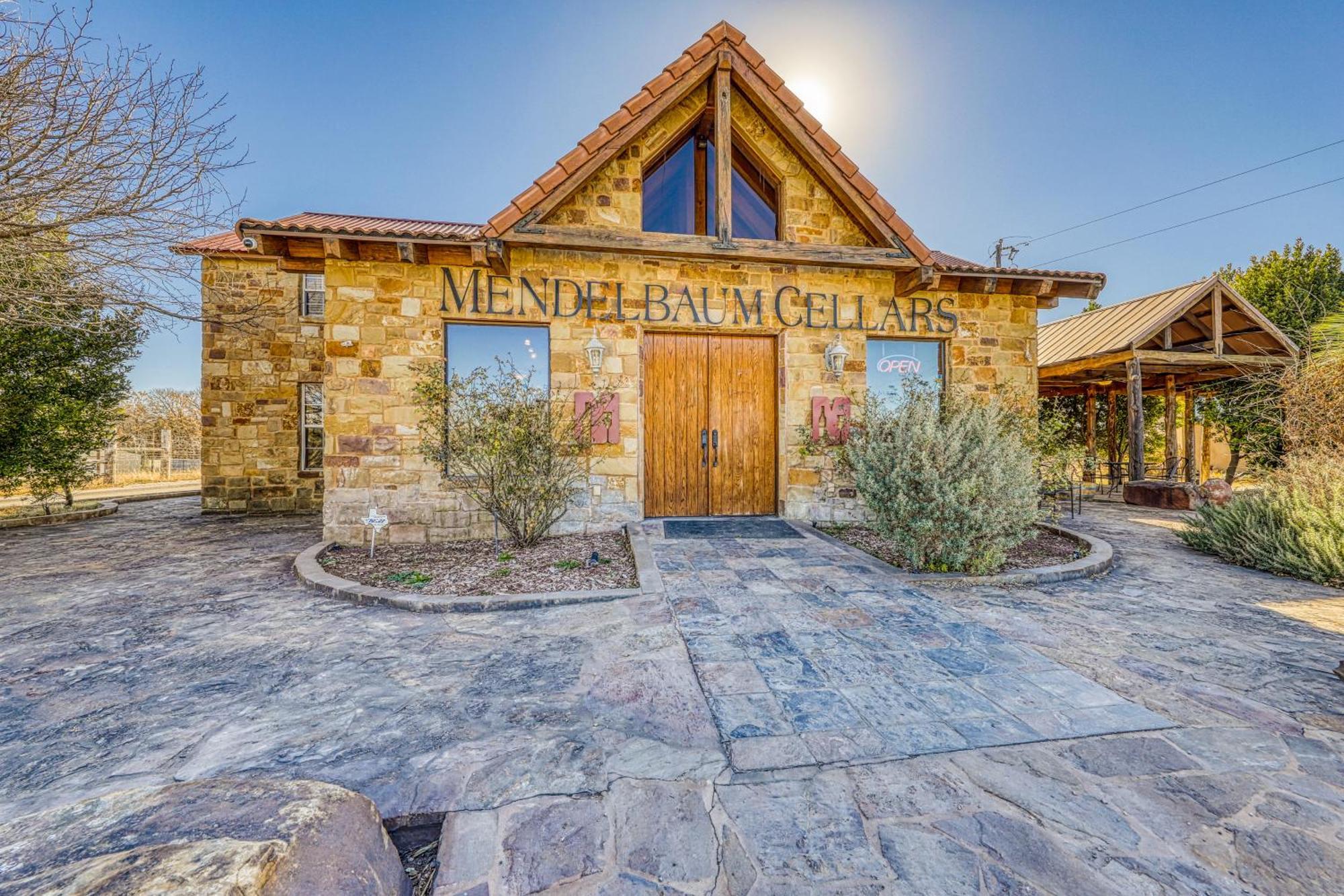 The Pecan @ Mendelbaum Winery Guest Cabins Villa Fredericksburg Esterno foto
