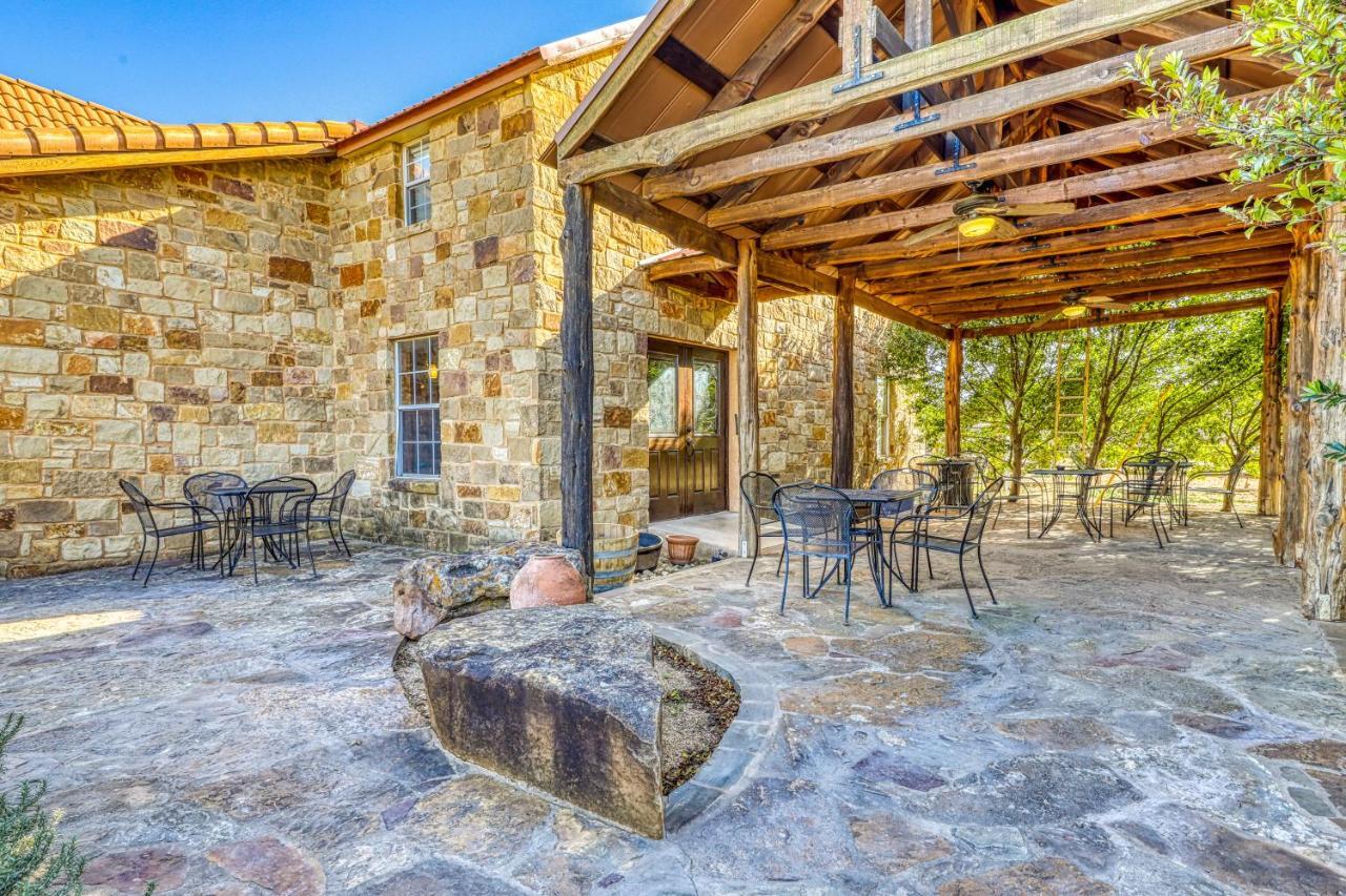 The Pecan @ Mendelbaum Winery Guest Cabins Villa Fredericksburg Esterno foto