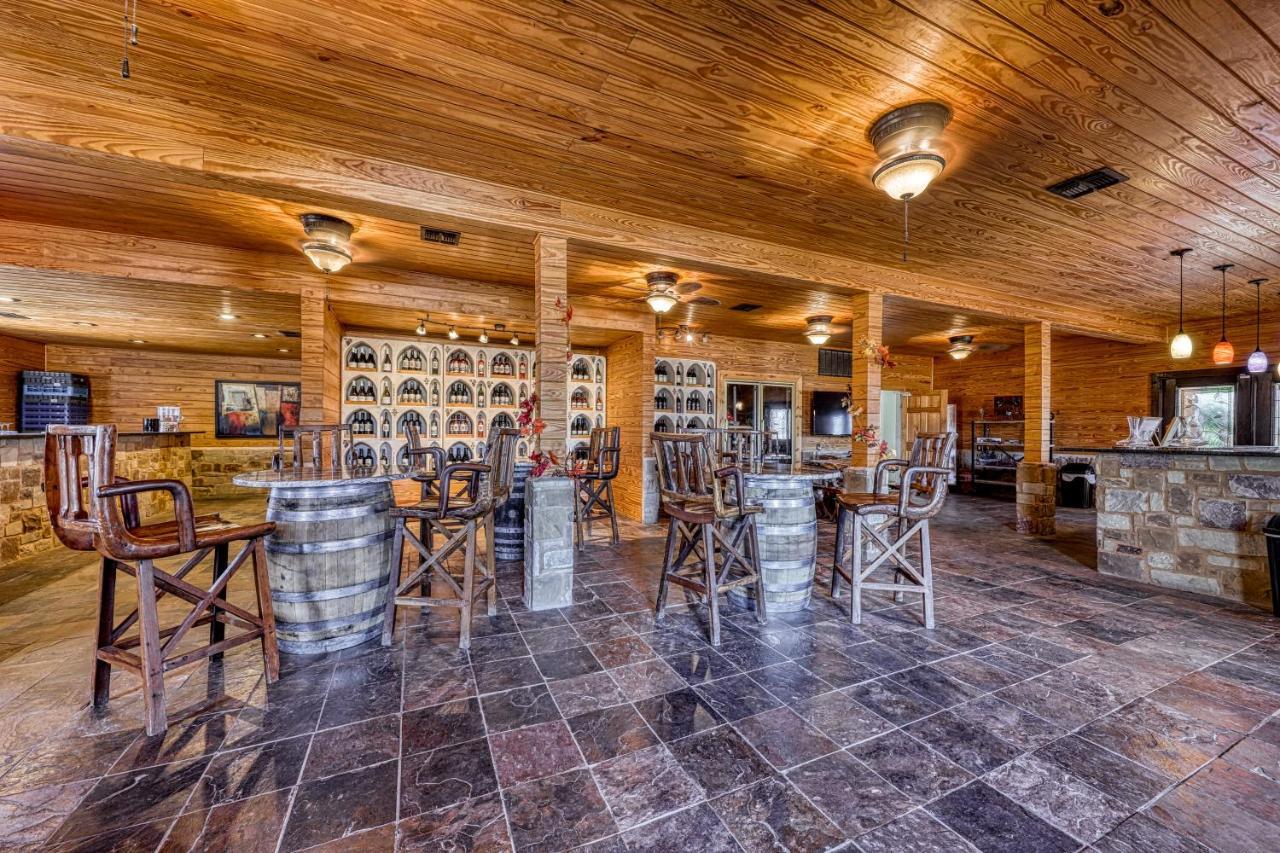 The Pecan @ Mendelbaum Winery Guest Cabins Villa Fredericksburg Esterno foto