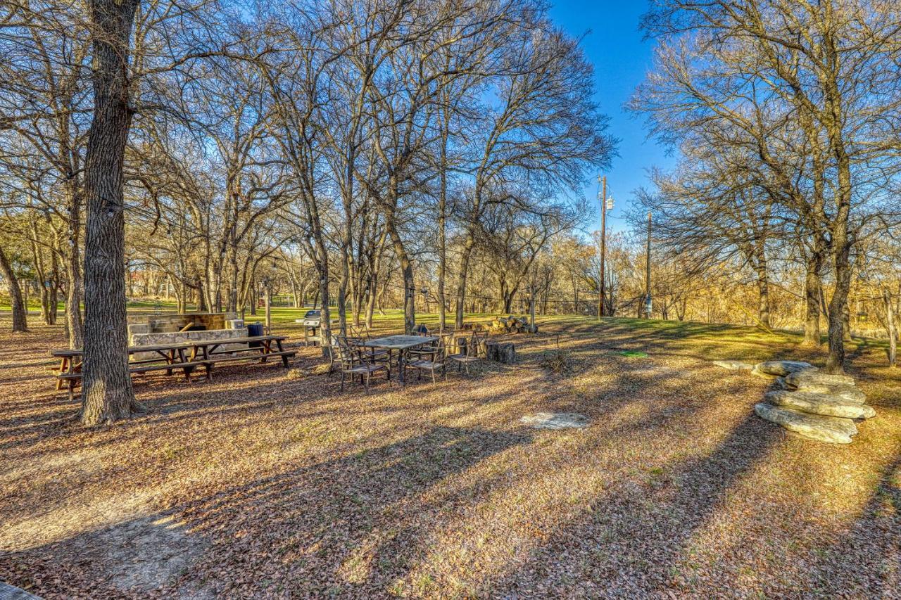 The Pecan @ Mendelbaum Winery Guest Cabins Villa Fredericksburg Esterno foto