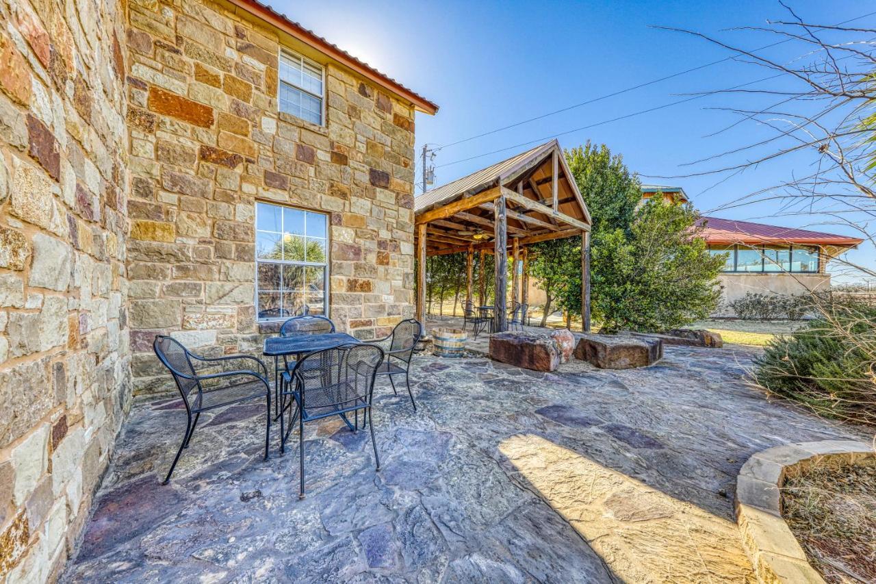 The Pecan @ Mendelbaum Winery Guest Cabins Villa Fredericksburg Esterno foto