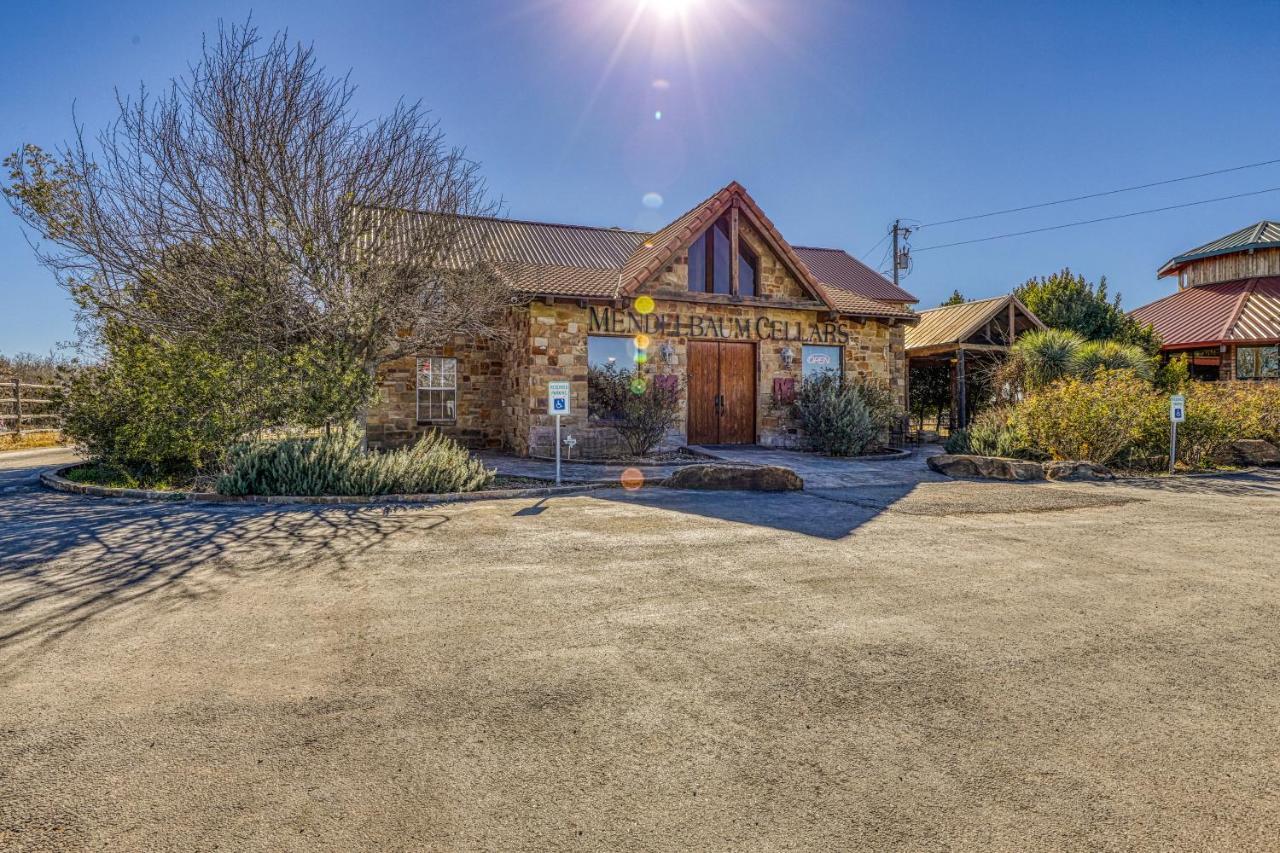 The Pecan @ Mendelbaum Winery Guest Cabins Villa Fredericksburg Esterno foto