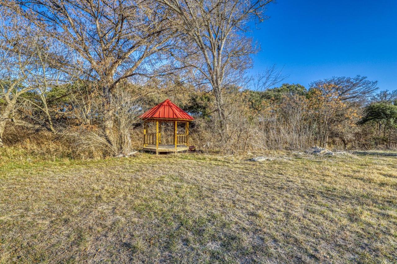 The Pecan @ Mendelbaum Winery Guest Cabins Villa Fredericksburg Esterno foto